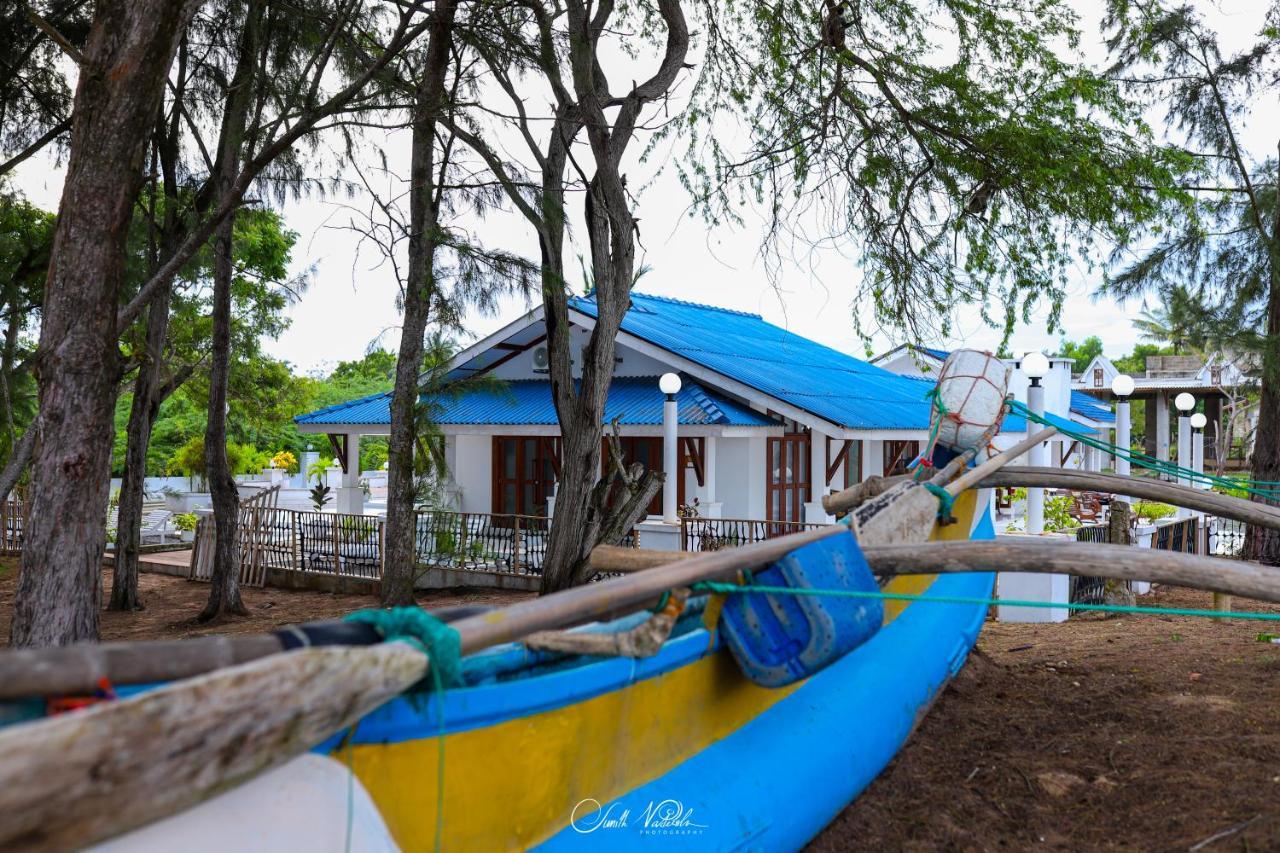 Ceylonta Beach Resort And Spa Hambantota Exterior foto