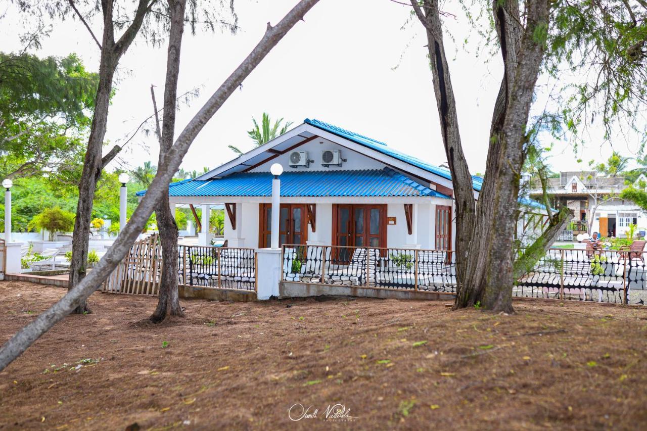 Ceylonta Beach Resort And Spa Hambantota Exterior foto