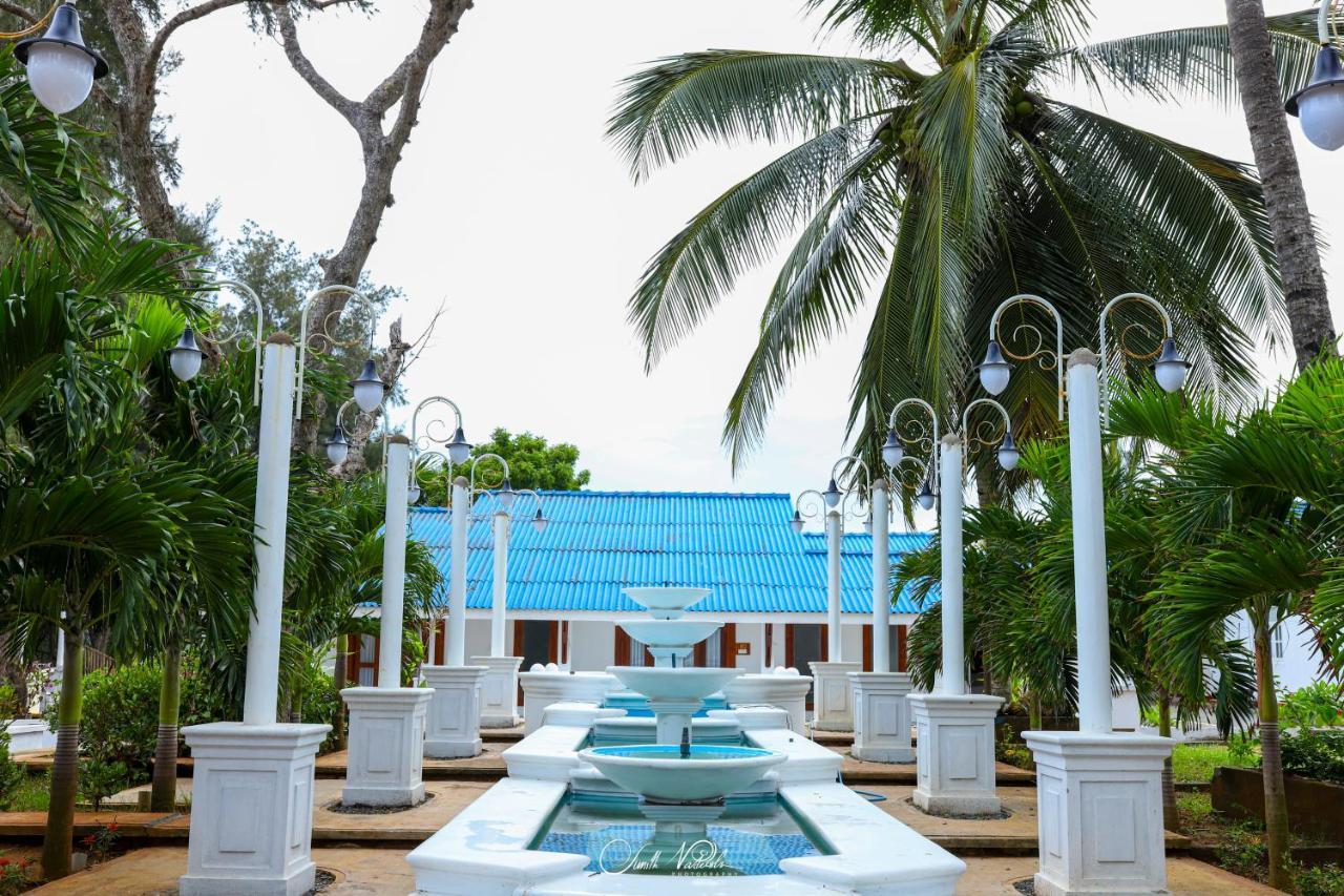 Ceylonta Beach Resort And Spa Hambantota Exterior foto