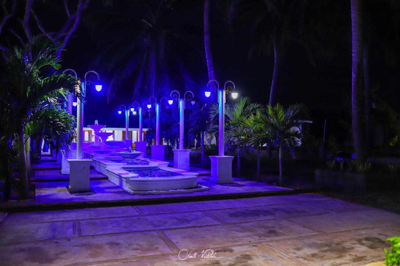 Ceylonta Beach Resort And Spa Hambantota Exterior foto