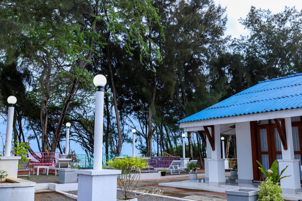 Ceylonta Beach Resort And Spa Hambantota Exterior foto